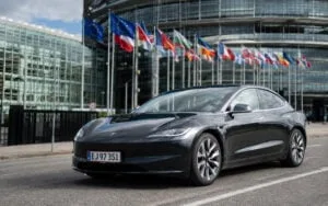 Sverige truer med at blokere Tesla FSD i EU