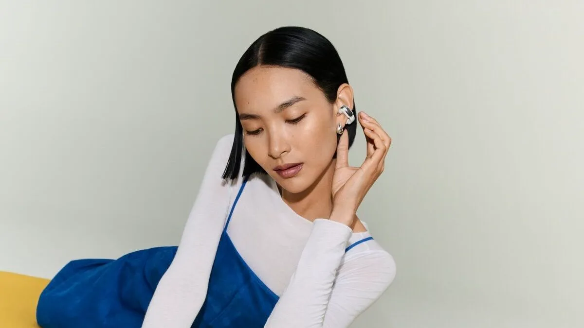  Bose's latest duo of open-ear wireless buds are “designed to feel as good as they sound” 