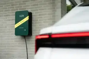 Din elbil kan snart drive dit hjem: Clever vil lancere ny løsning i 2027