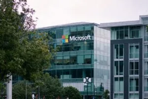 Microsoft fyrer næsten 5.000 medarbejdere ved starten af nyt regnskabsår